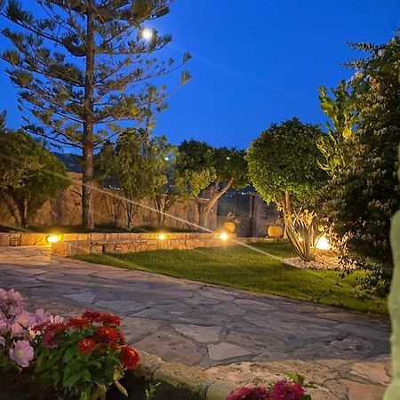 Pistachio Guesthouse, Παραδοσιακός Ξενώνας Vathi  Ngoại thất bức ảnh