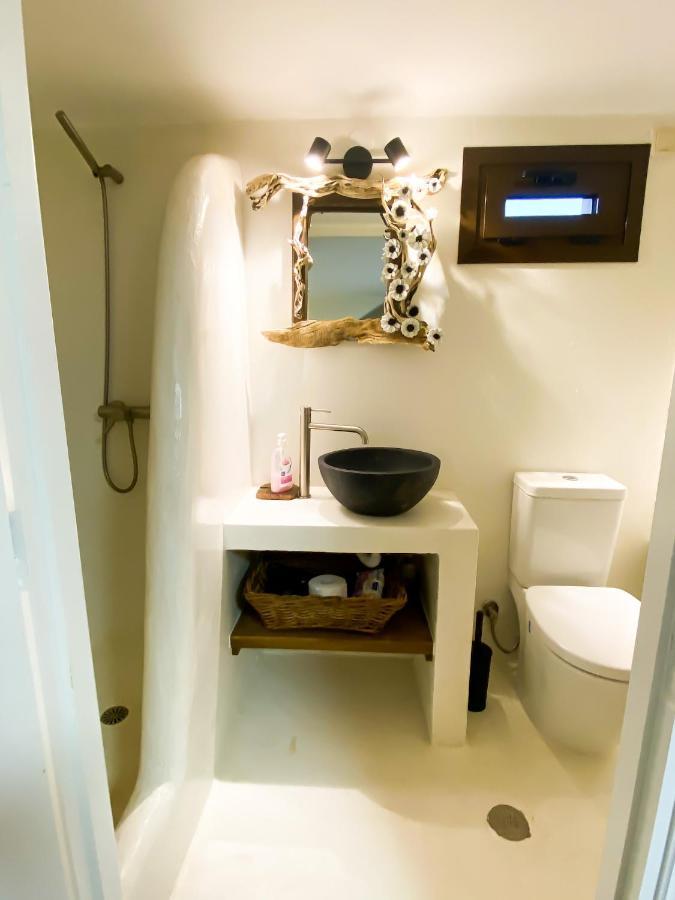 Pistachio Guesthouse, Παραδοσιακός Ξενώνας Vathi  Ngoại thất bức ảnh
