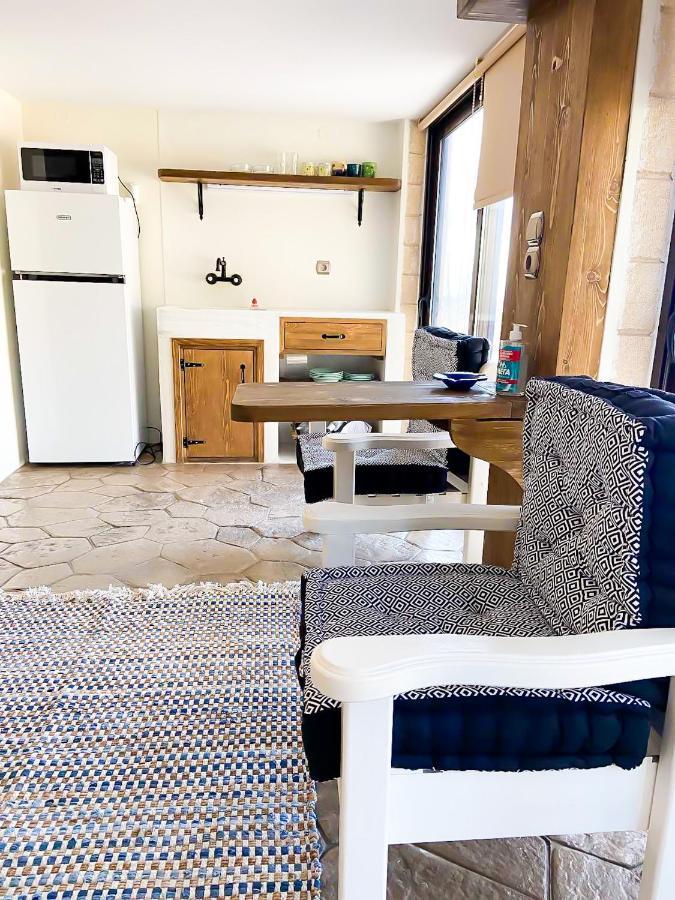 Pistachio Guesthouse, Παραδοσιακός Ξενώνας Vathi  Ngoại thất bức ảnh