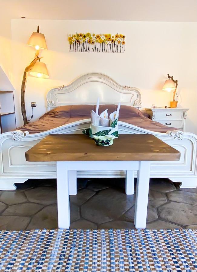 Pistachio Guesthouse, Παραδοσιακός Ξενώνας Vathi  Ngoại thất bức ảnh