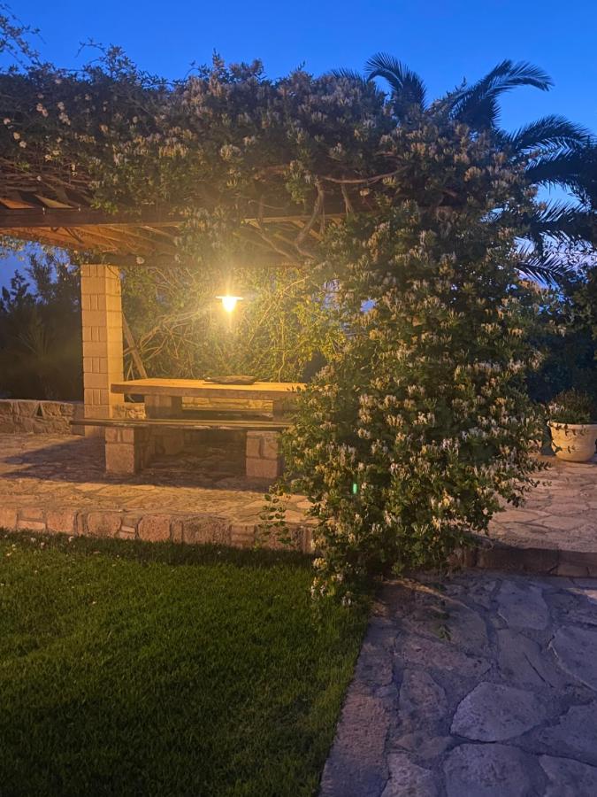 Pistachio Guesthouse, Παραδοσιακός Ξενώνας Vathi  Ngoại thất bức ảnh